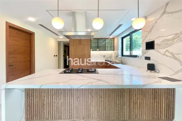 Legacy, Jumeirah Park, Dubai