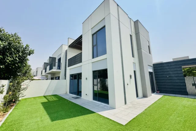 Sun, Arabian Ranches 3, Dubai